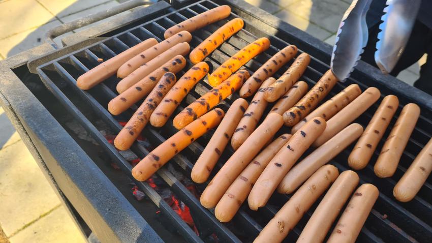 Korvgrillning mars år 2025.